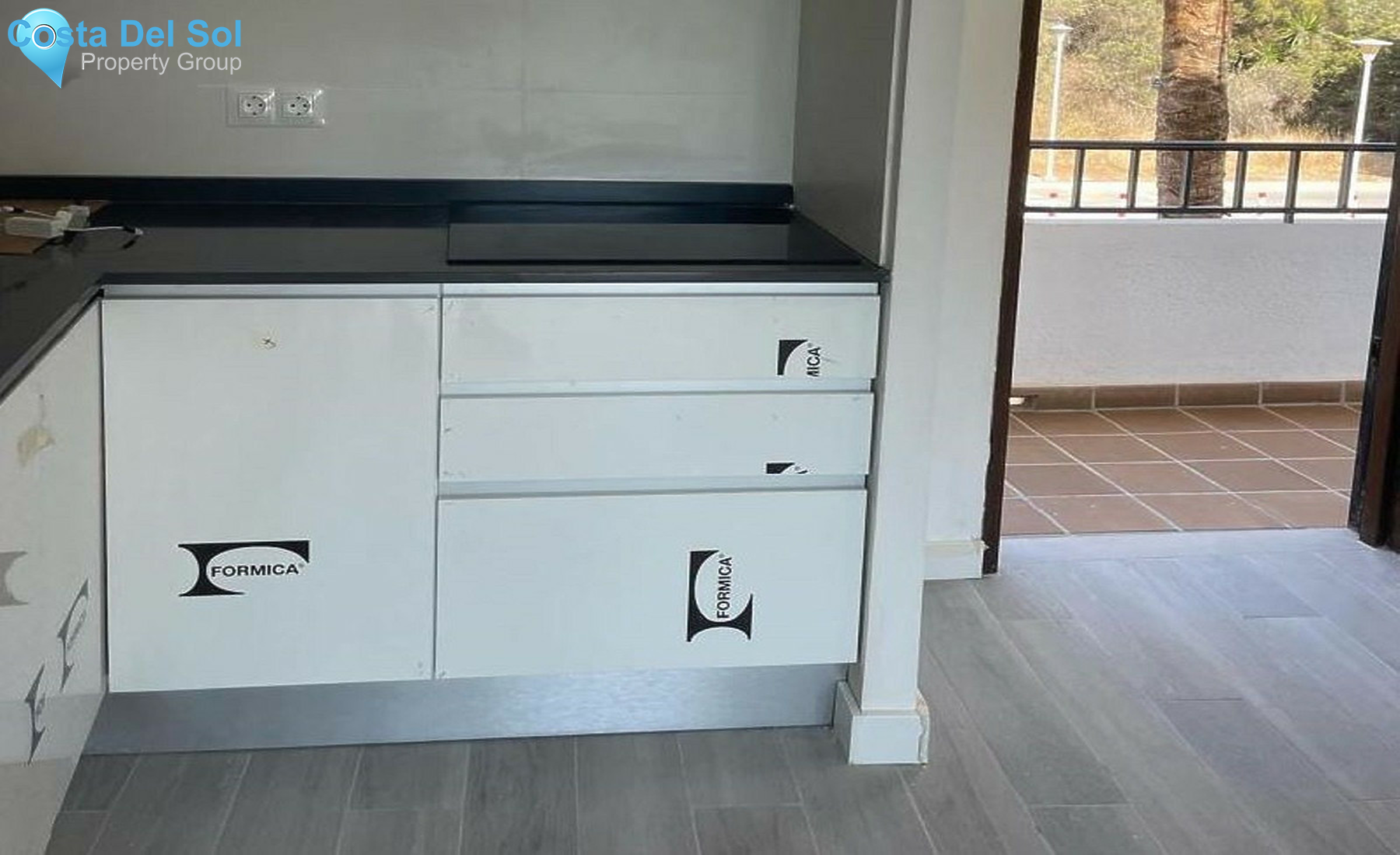 Middle Floor Studio in Marbesa-1456627