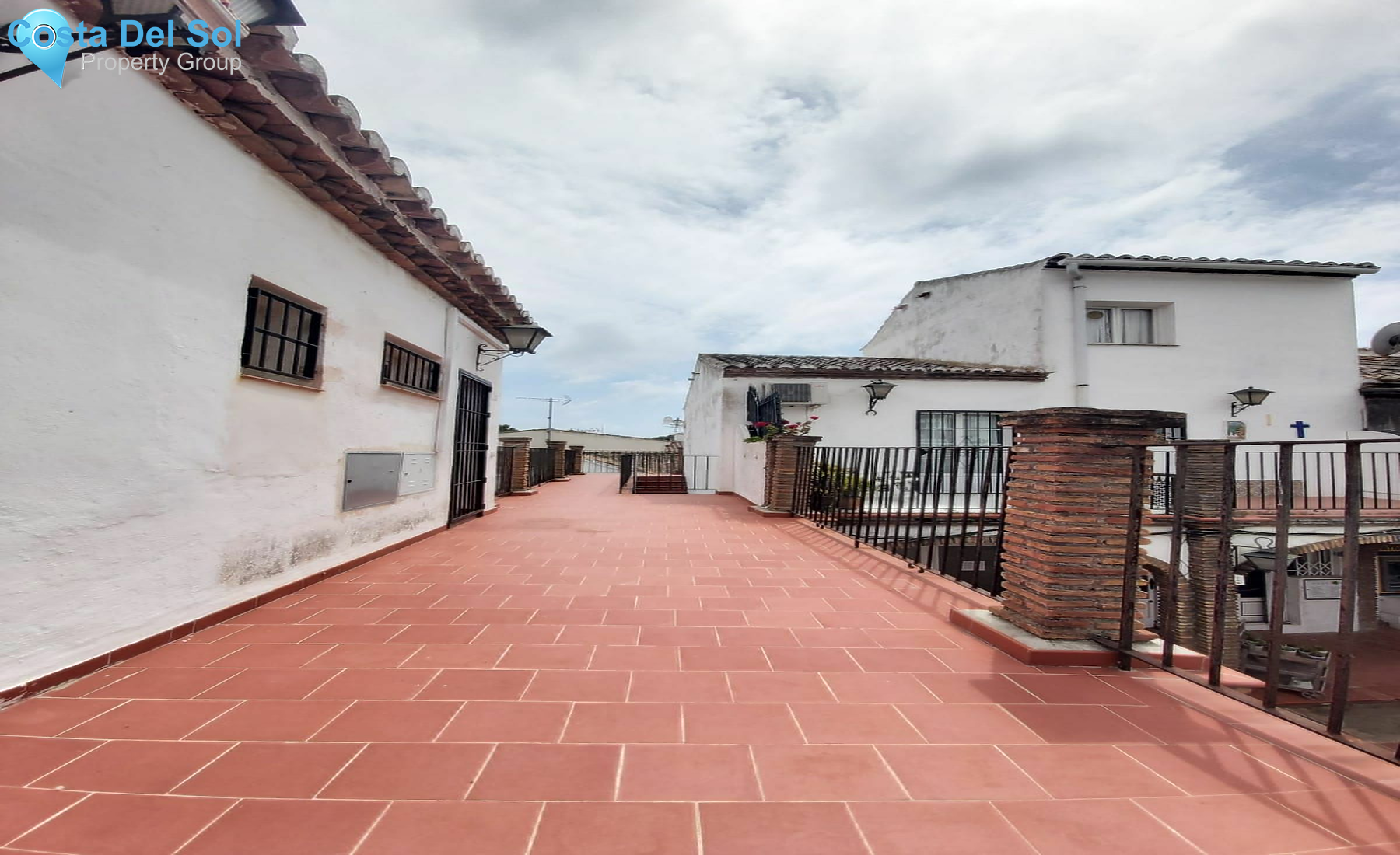 Middle Floor Studio in Marbesa-1397081