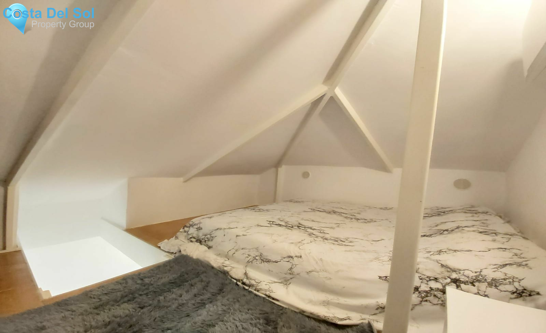 Middle Floor Studio in Marbesa-1397095