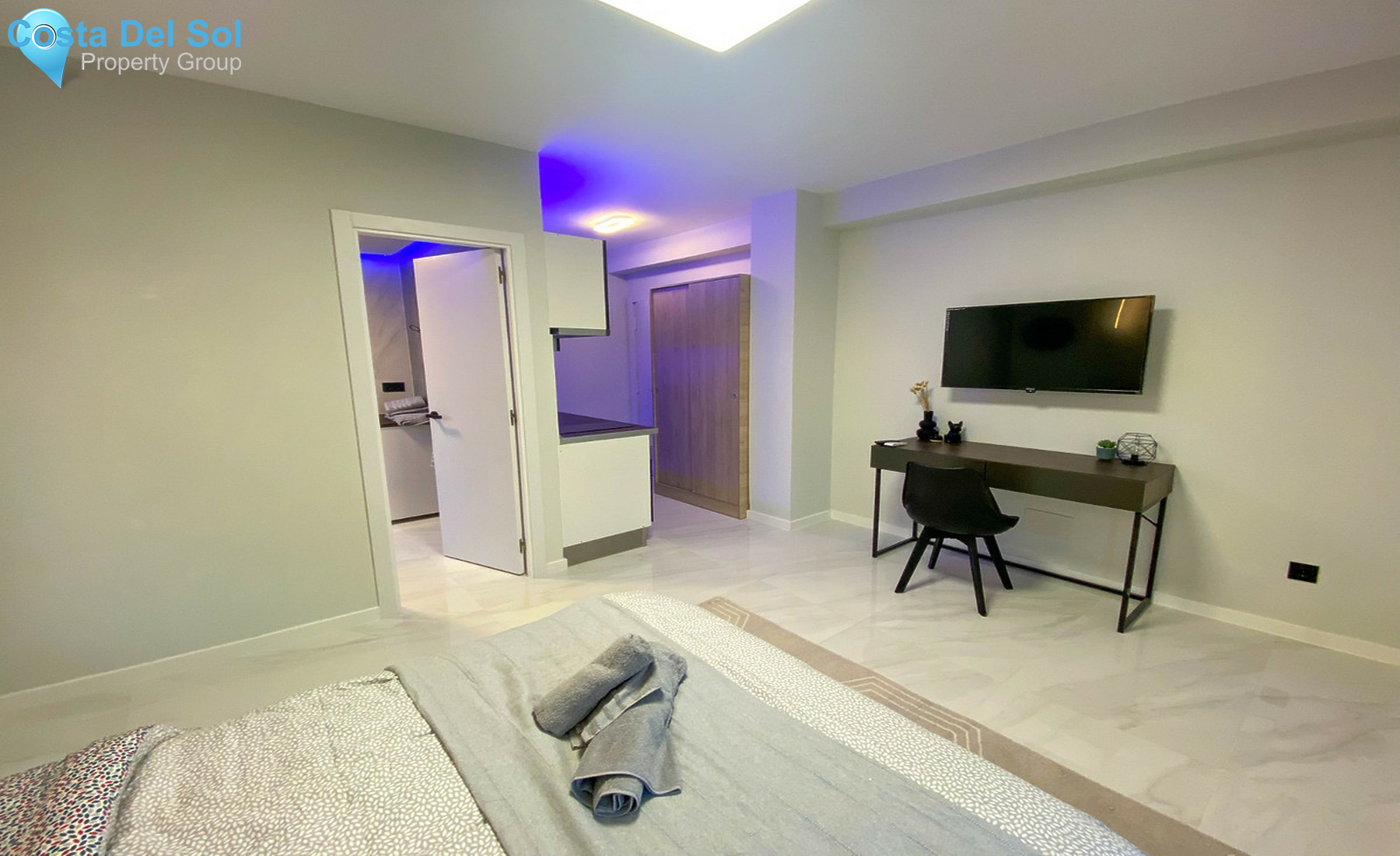 Middle Floor Studio in Nueva Andalucía-1525381