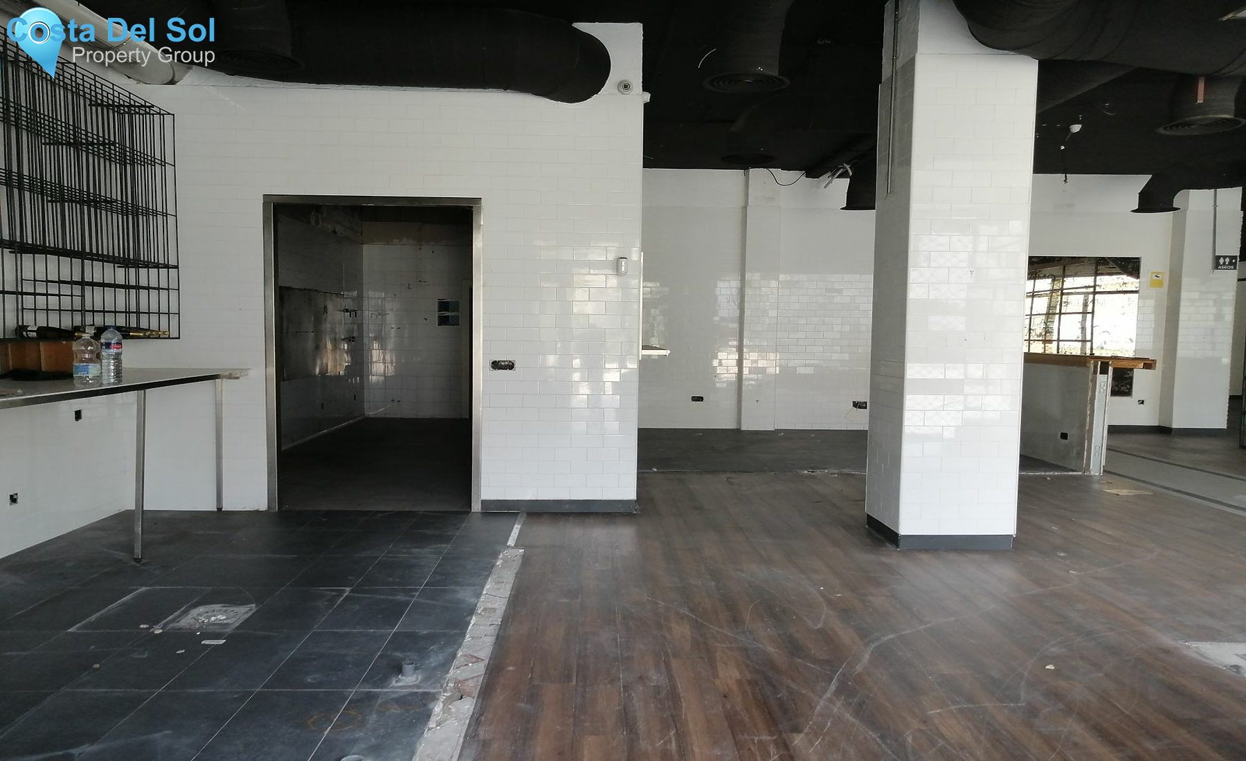 Restaurant in Puerto Banús-1140484