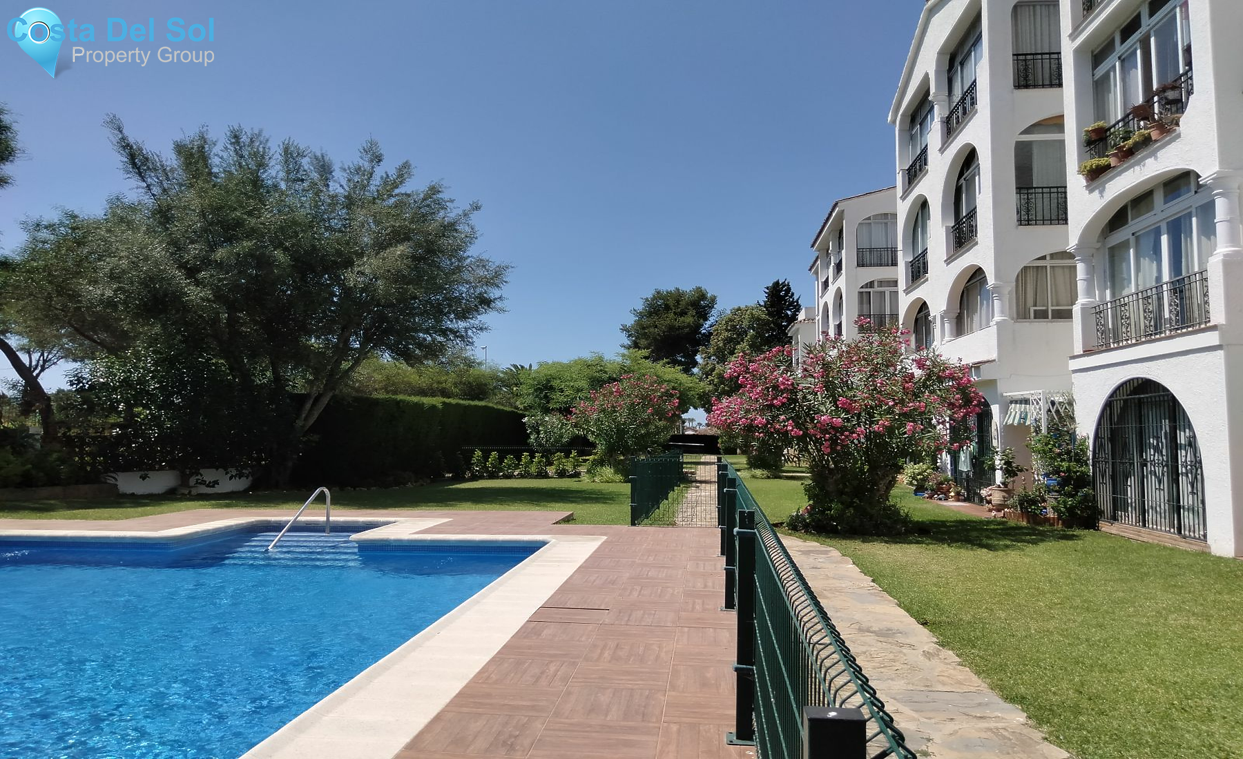 Top Floor Apartment in El Paraiso