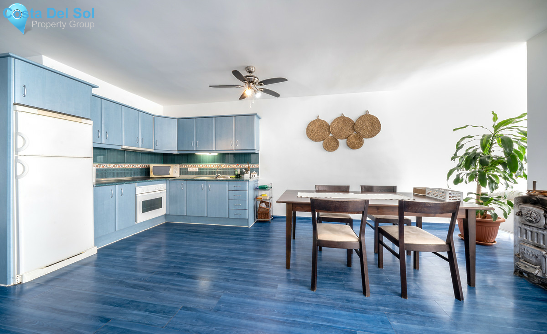 Top Floor Apartment in Estepona-1341097