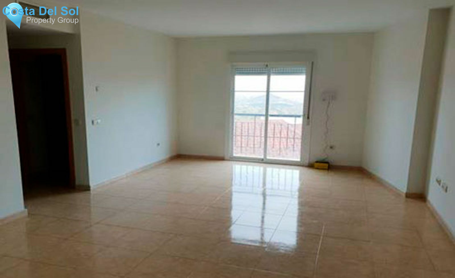 Top Floor Apartment in Guaro-1155584