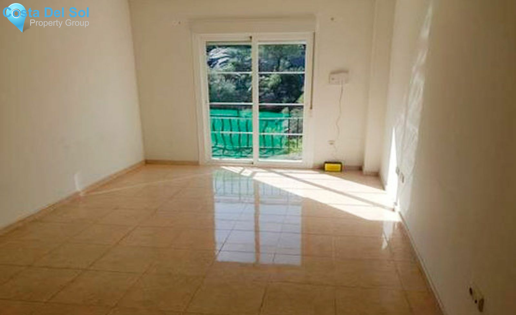 Top Floor Apartment in Guaro-1155589
