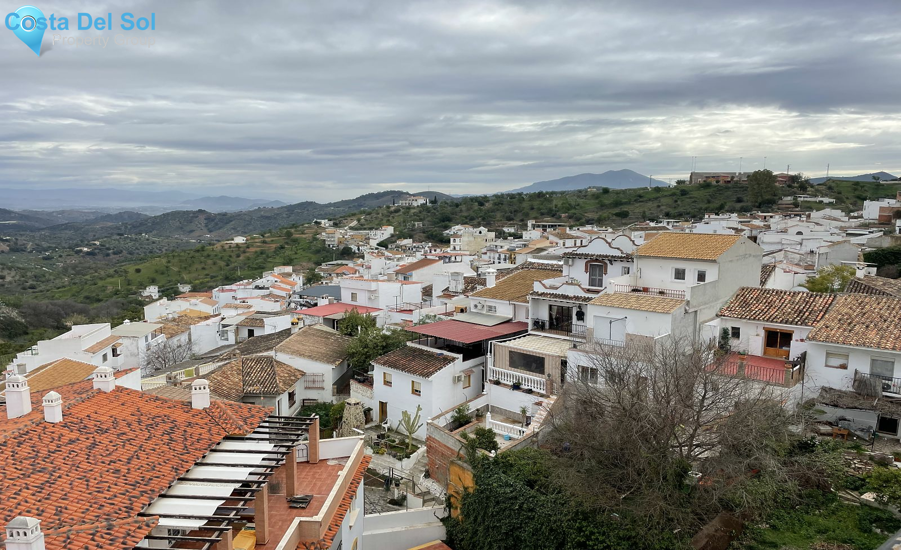 Top Floor Apartment in Guaro-1155579