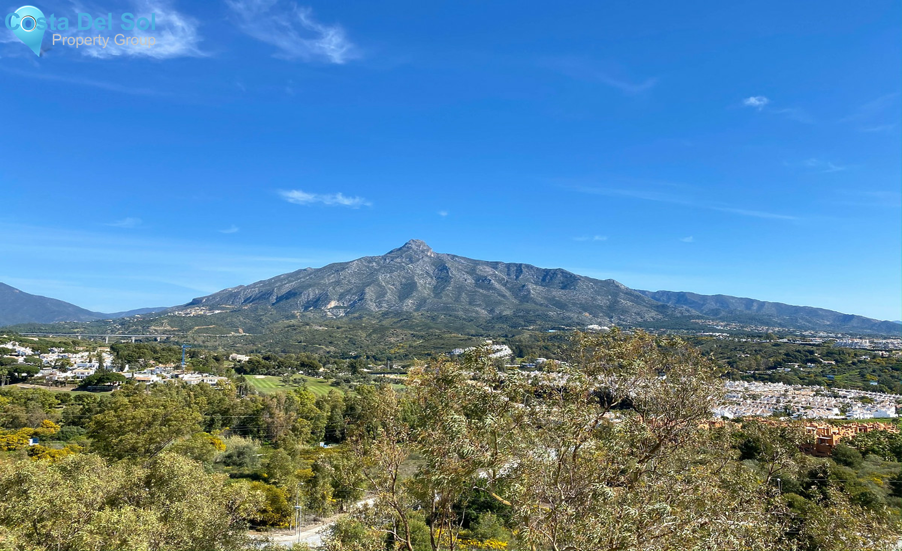 Top Floor Studio in Nueva Andalucía