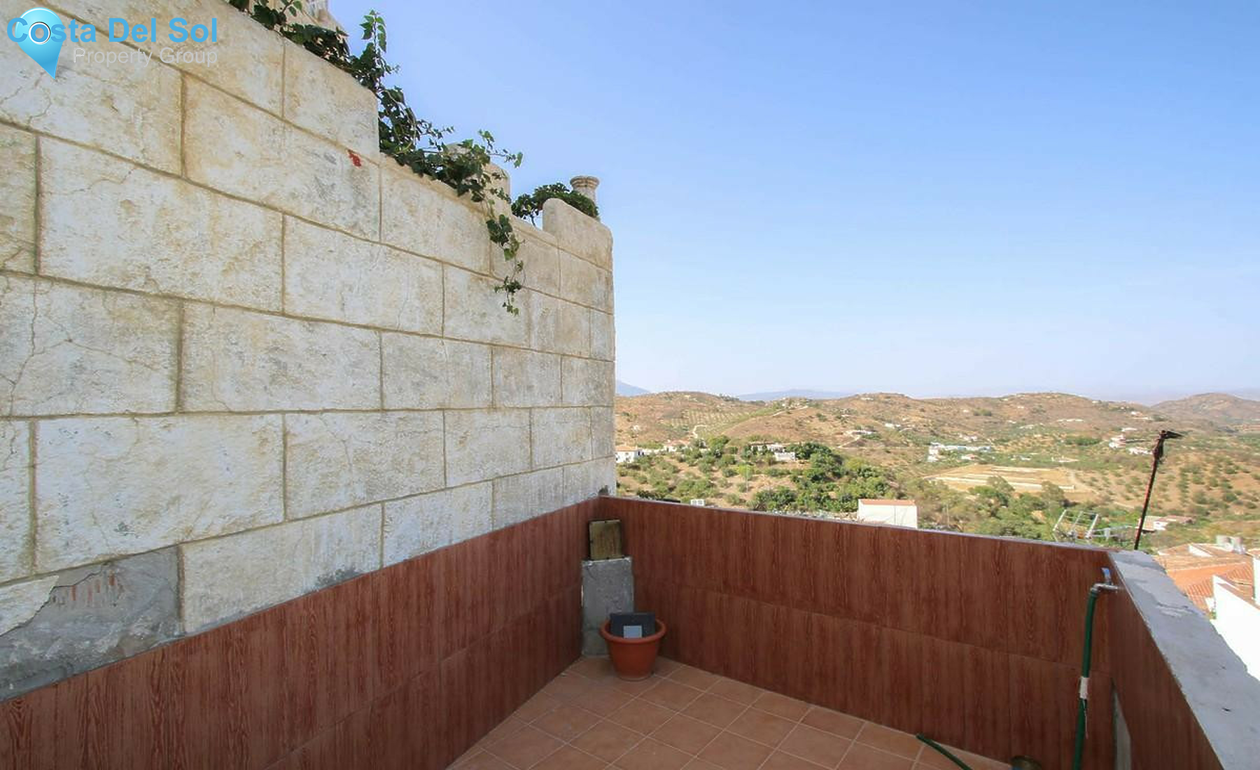 Townhouse in Guaro-1358374