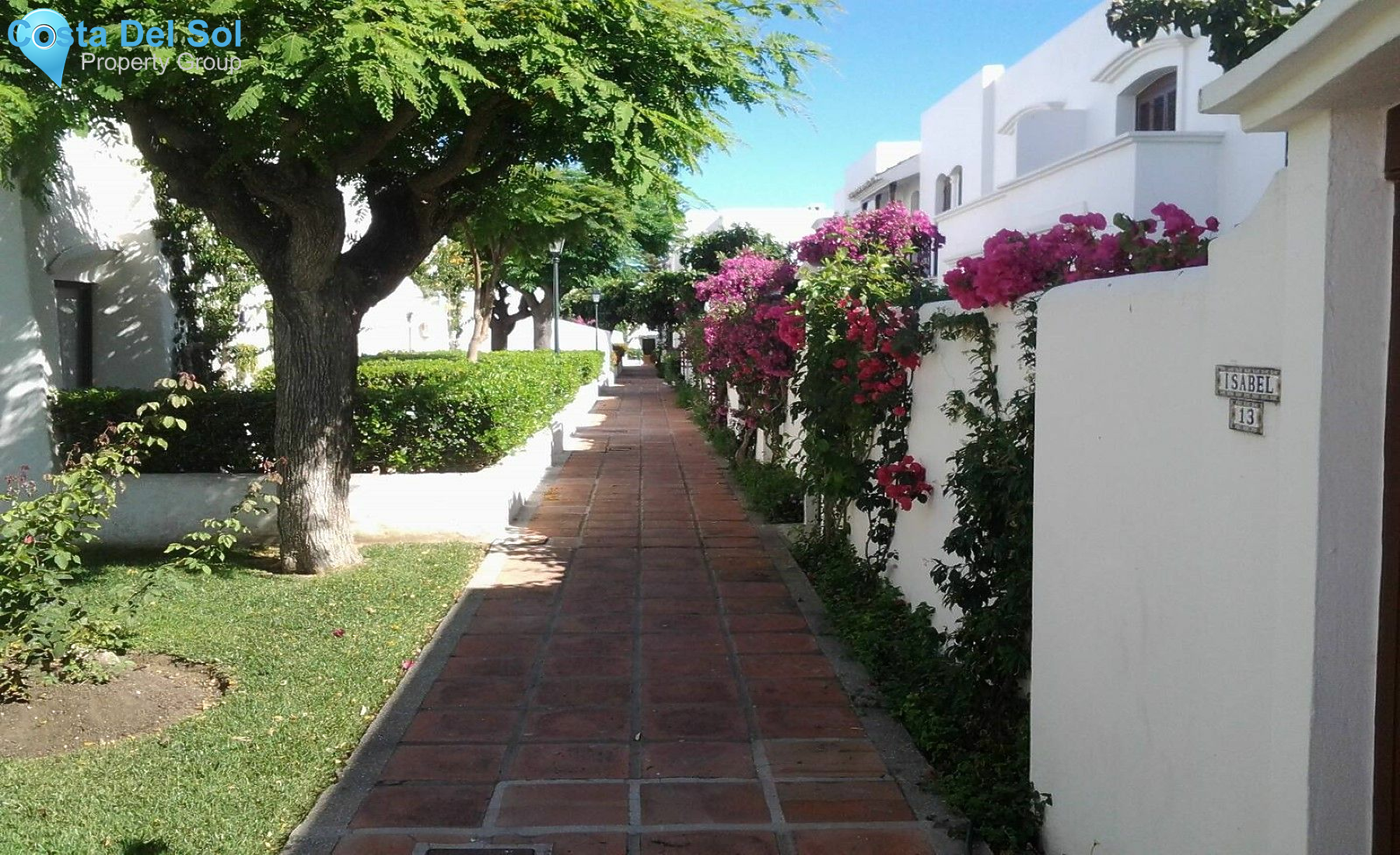 Townhouse in New Golden Mile-1529698