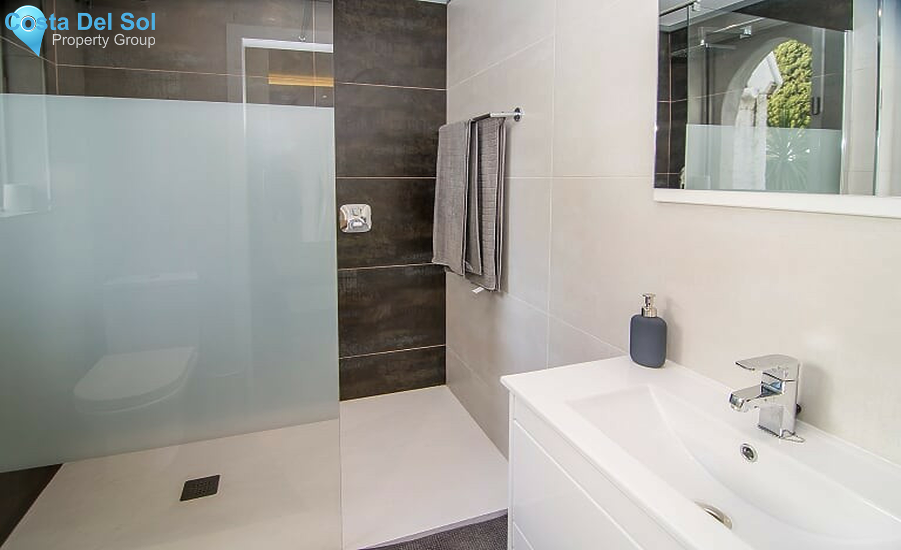 Townhouse in Nueva Andalucía-1403776