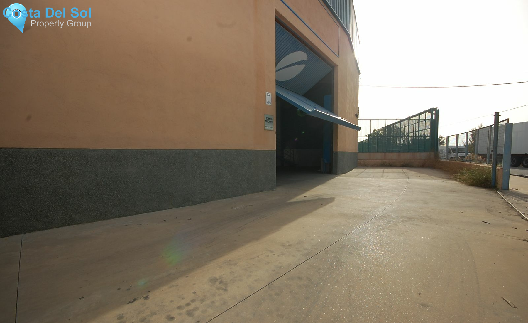 Warehouse in Polígonos-1200470