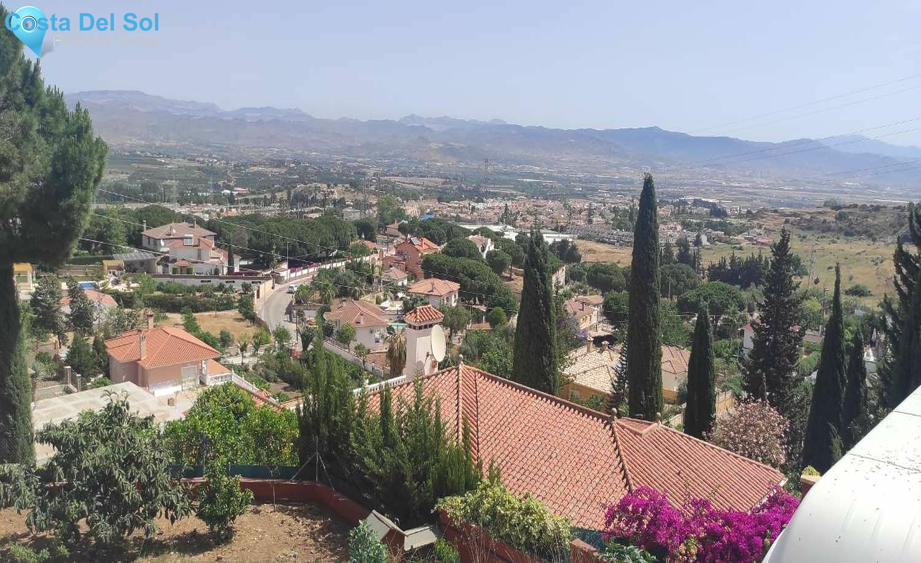 Detached Villa in Alhaurín de la Torre-1517300