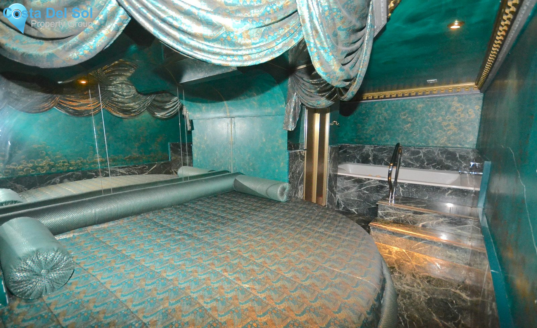 Detached Villa in El Paraiso-1468123