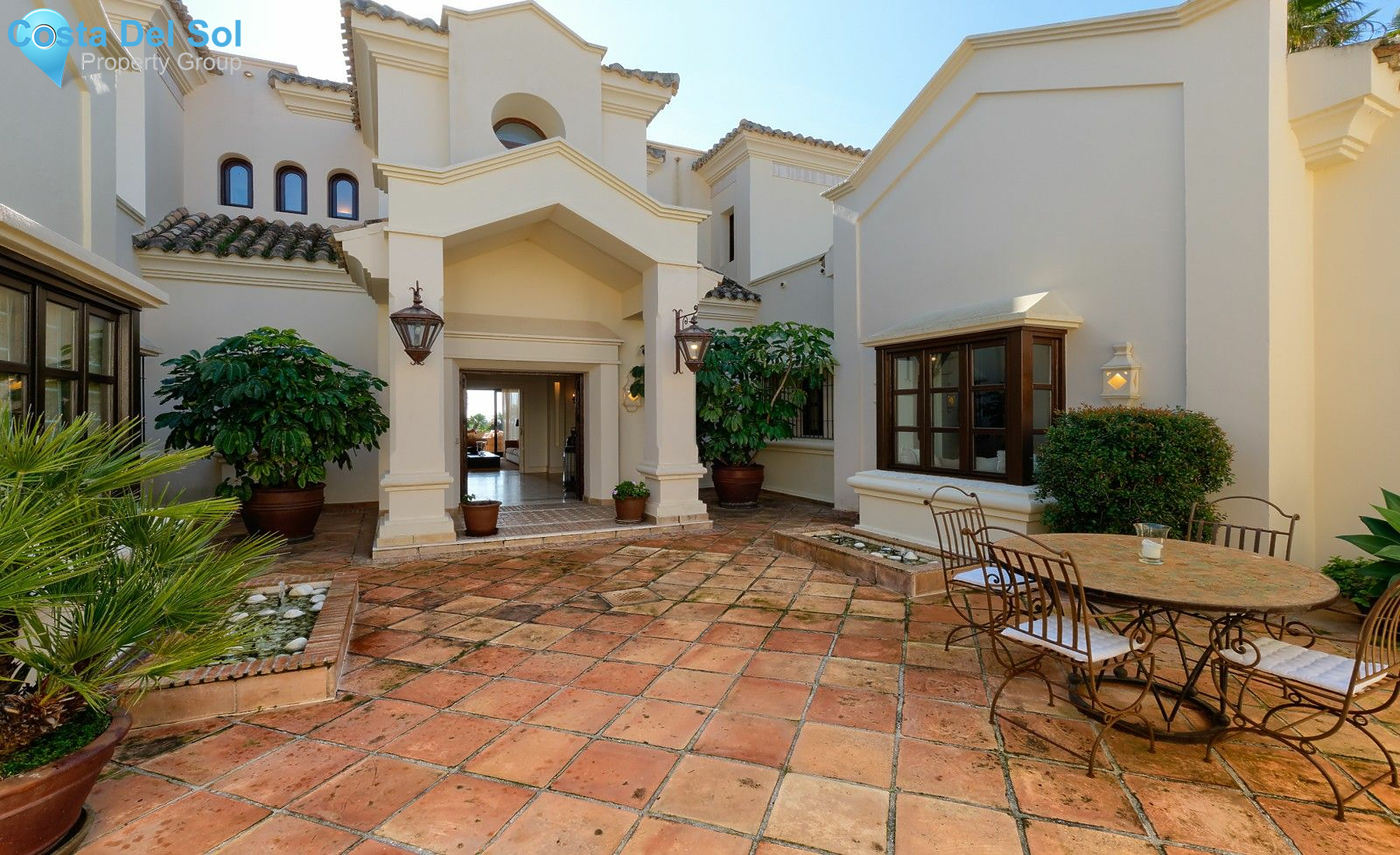 Detached Villa in Marbella-1214046