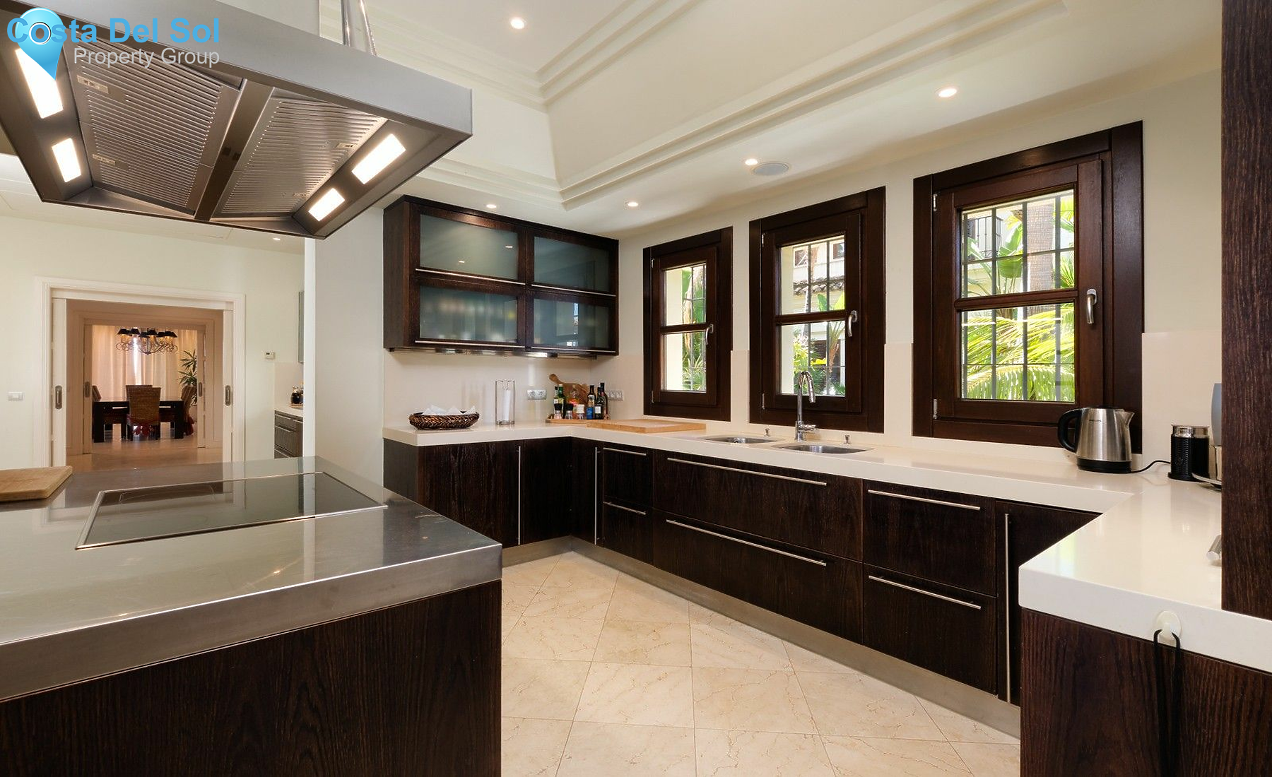 Detached Villa in Marbella-1214040