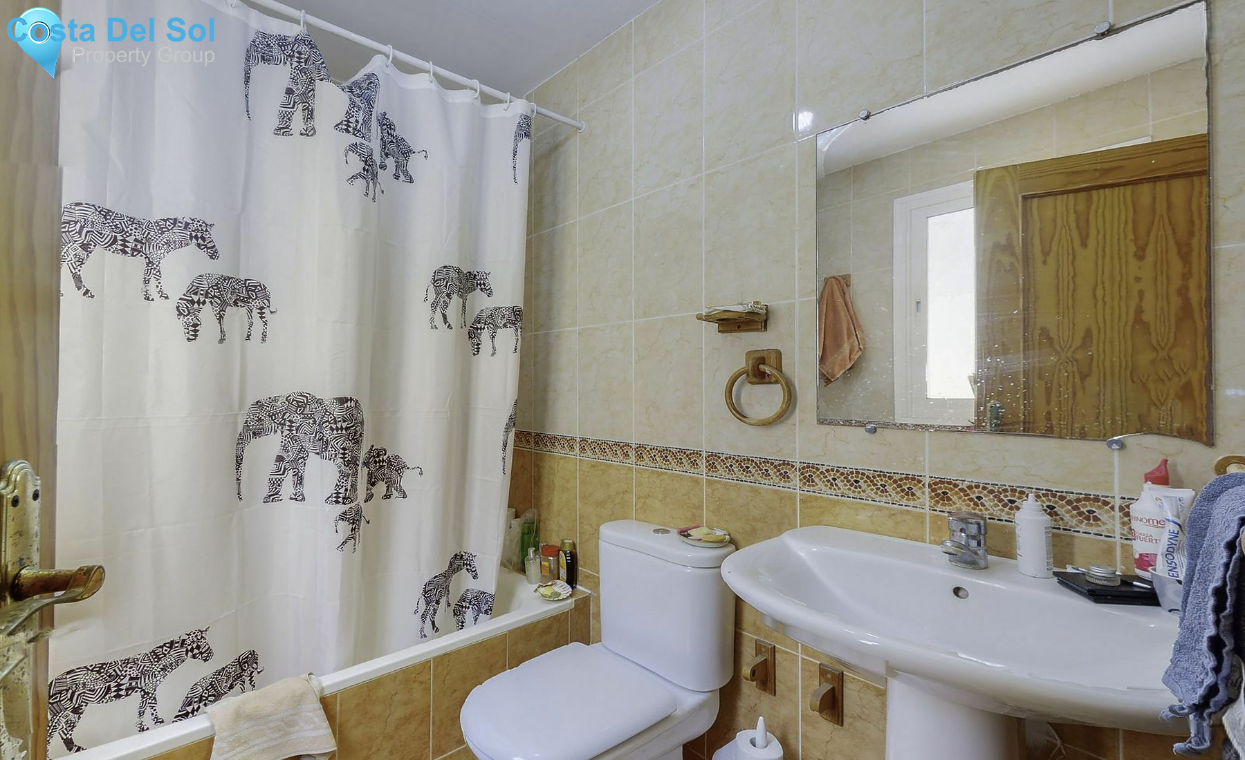 Apartment Complex in Las Lagunas-1427108