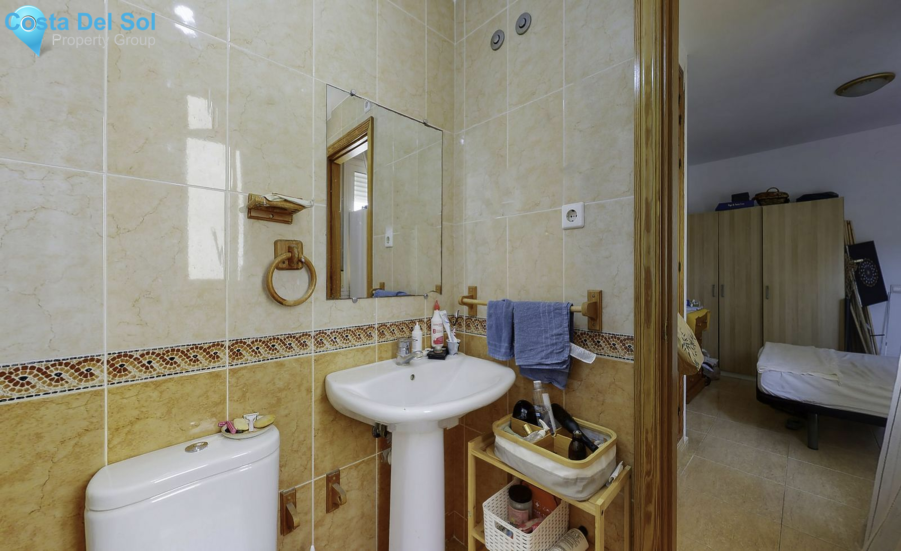 Apartment Complex in Las Lagunas-1427109