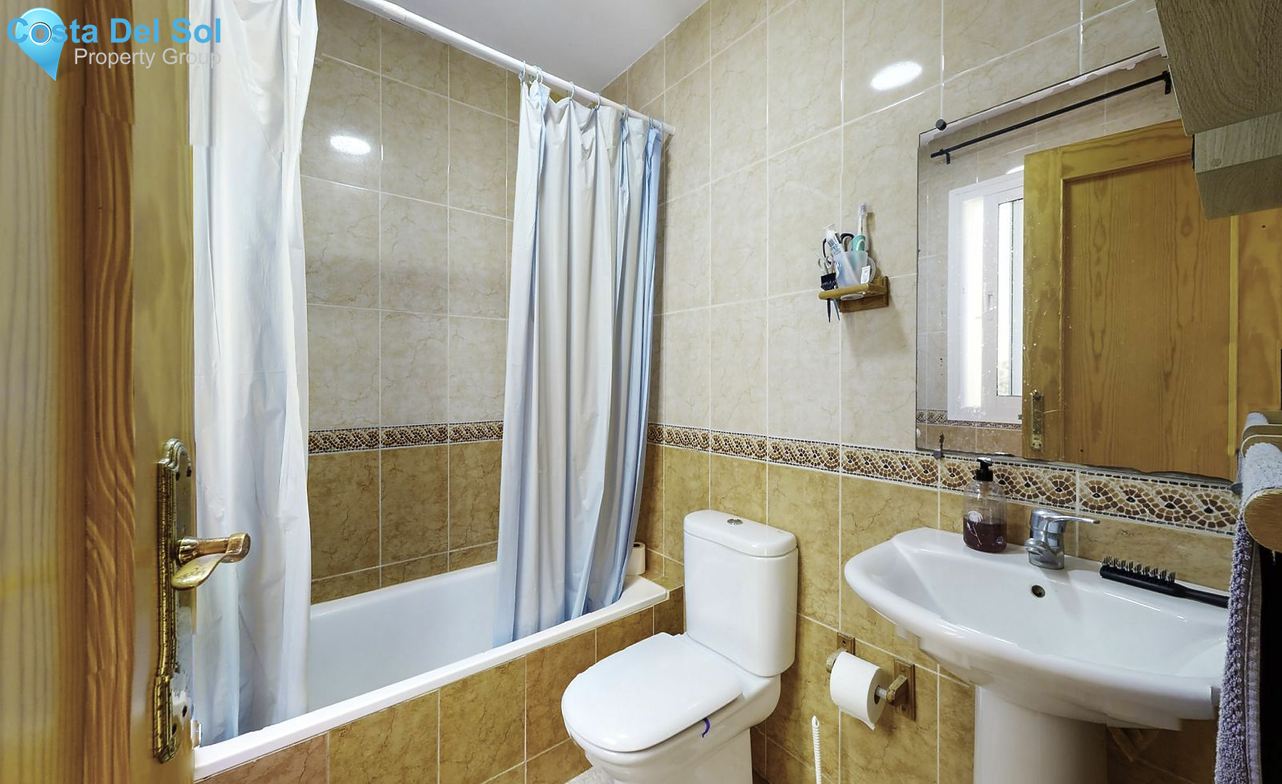 Apartment Complex in Las Lagunas-1427102