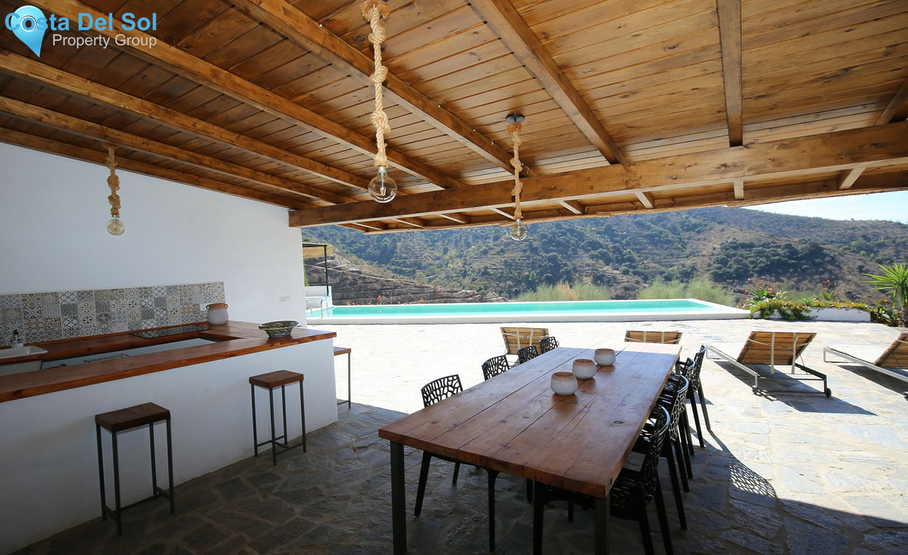 Detached Villa in Olias-710084