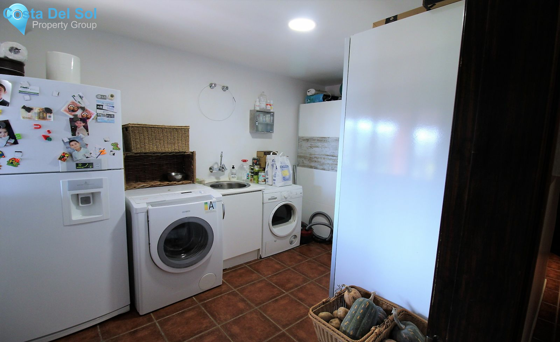 Detached Villa in New Golden Mile-1137426