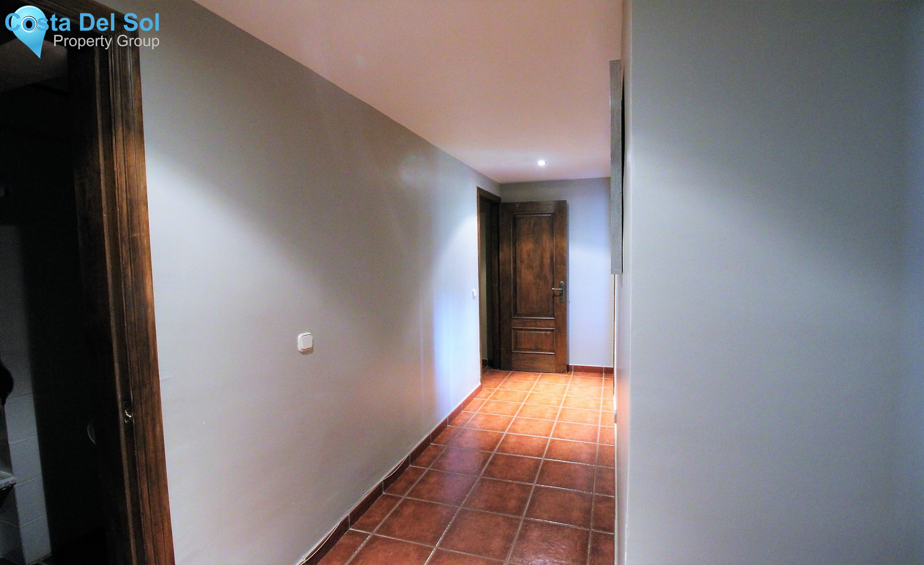 Detached Villa in New Golden Mile-1137431