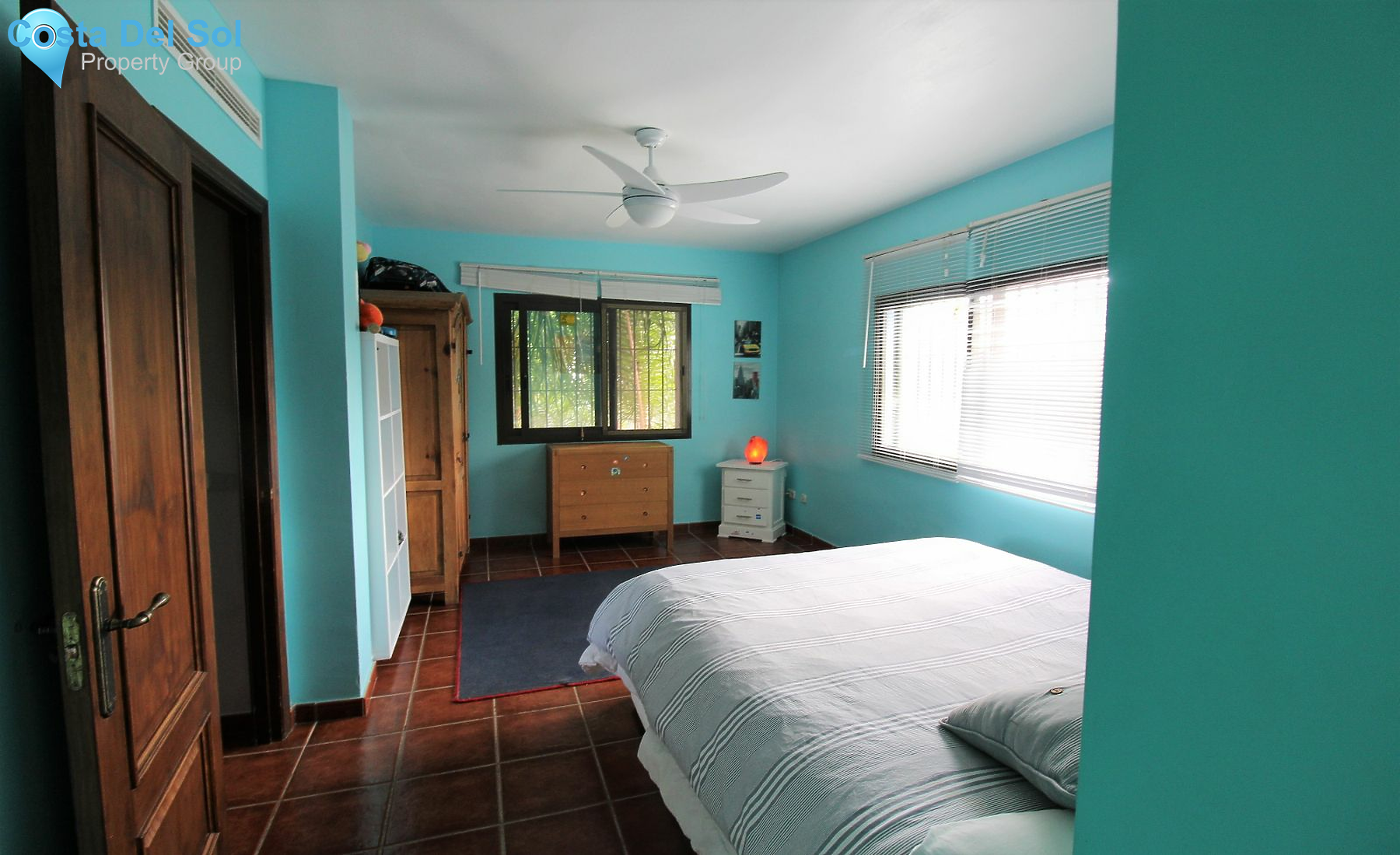 Detached Villa in New Golden Mile-1137417