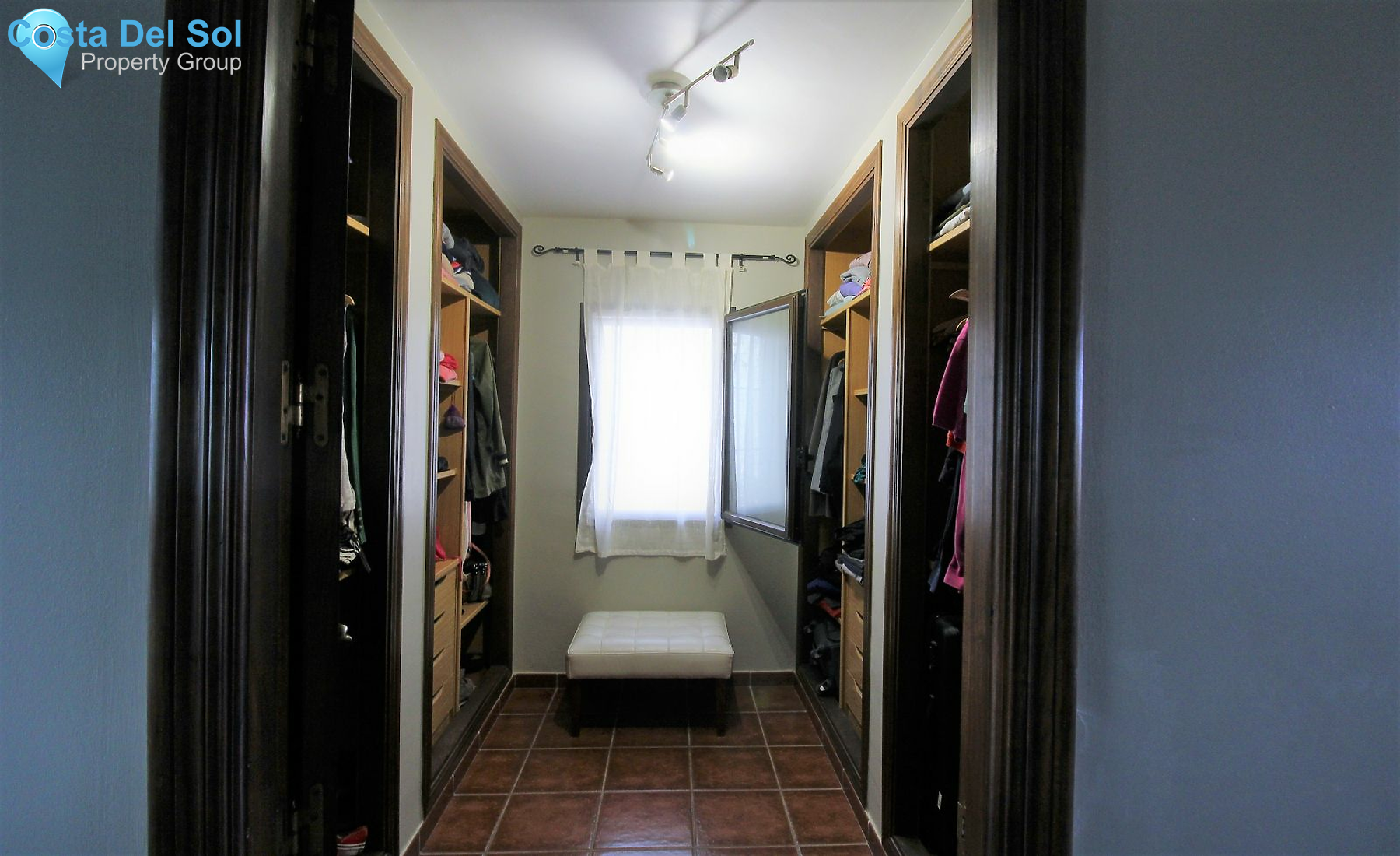 Detached Villa in New Golden Mile-1137419