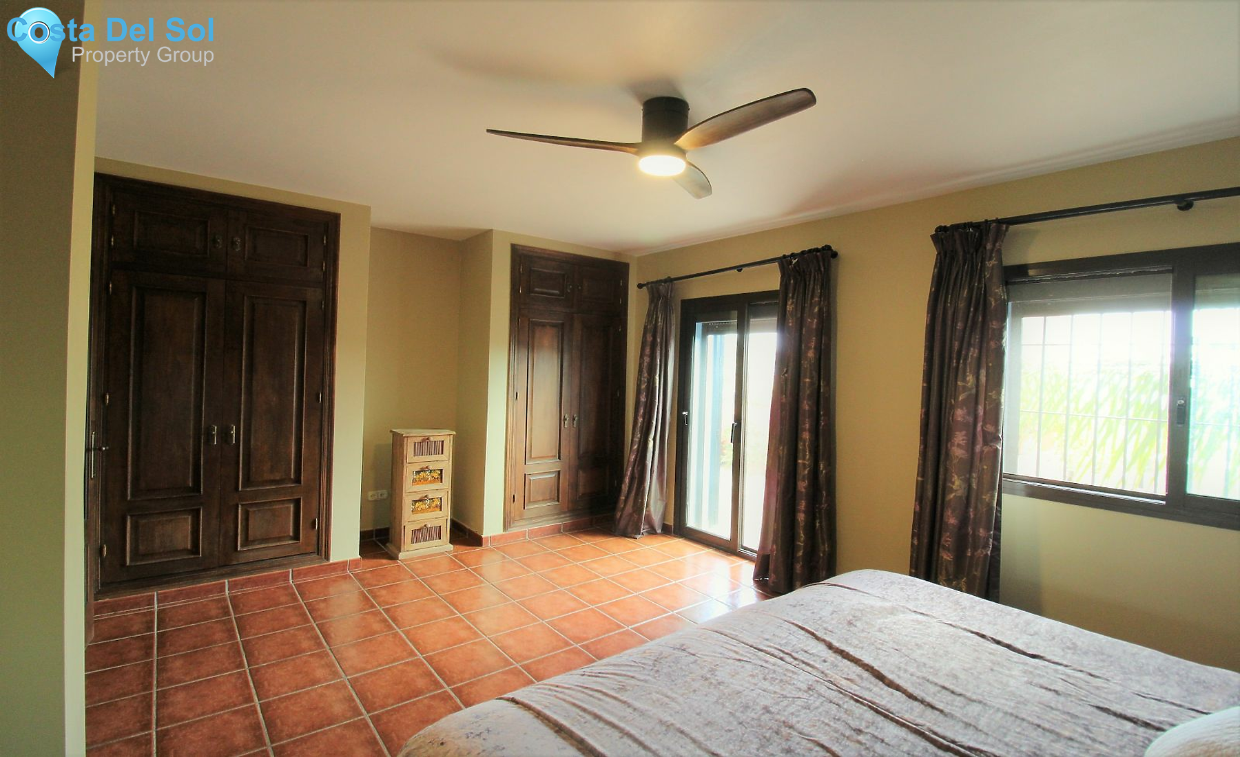 Detached Villa in New Golden Mile-1137420