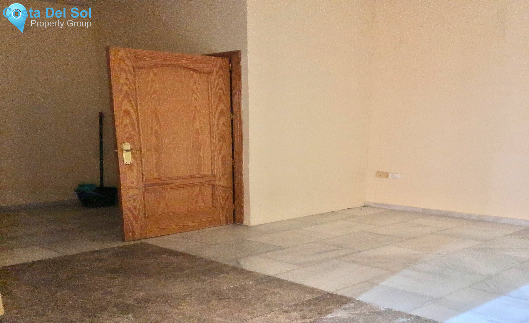 Commercial Premises in Alhaurín de la Torre-1400630