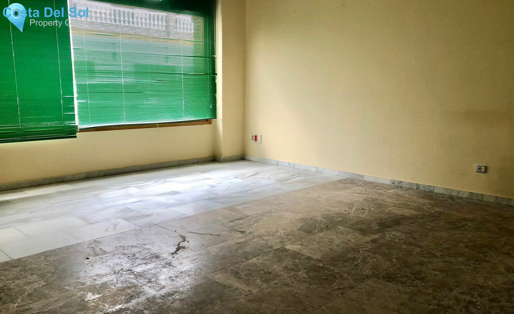 Commercial Premises in Alhaurín de la Torre-1400632