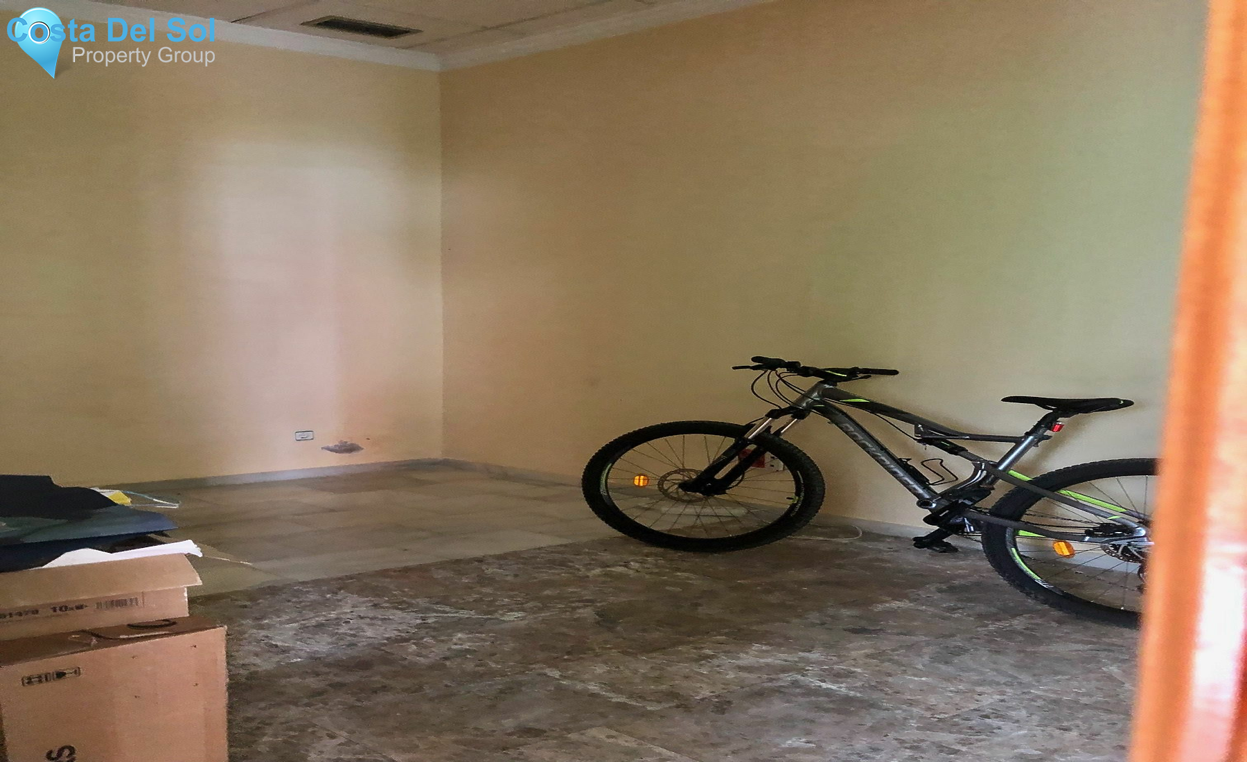 Commercial Premises in Alhaurín de la Torre-1400633