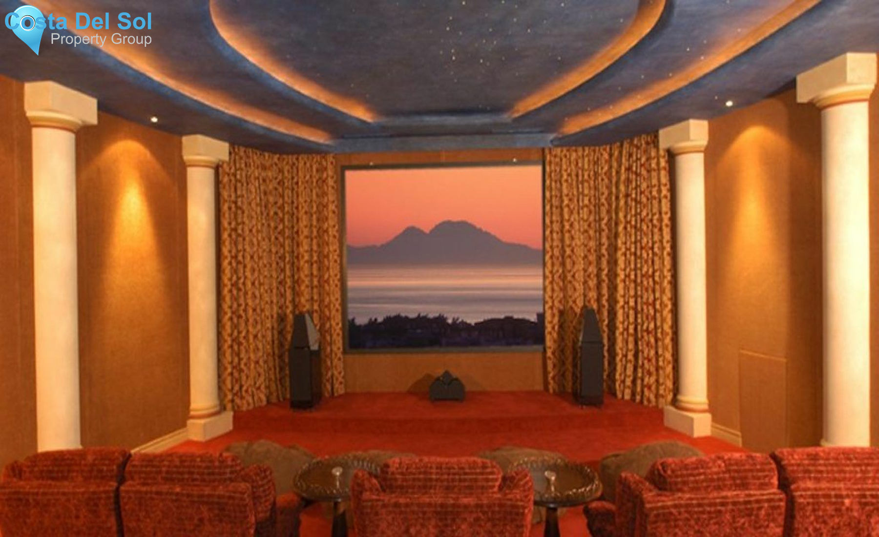 Detached Villa in The Golden Mile-1494480