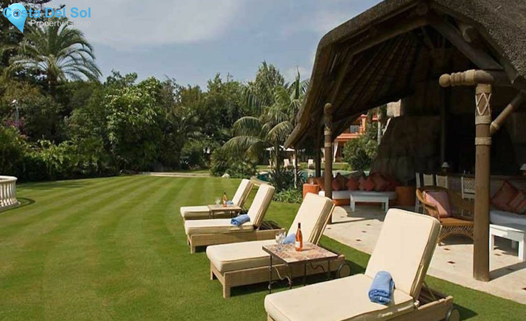 Detached Villa in The Golden Mile-1494483