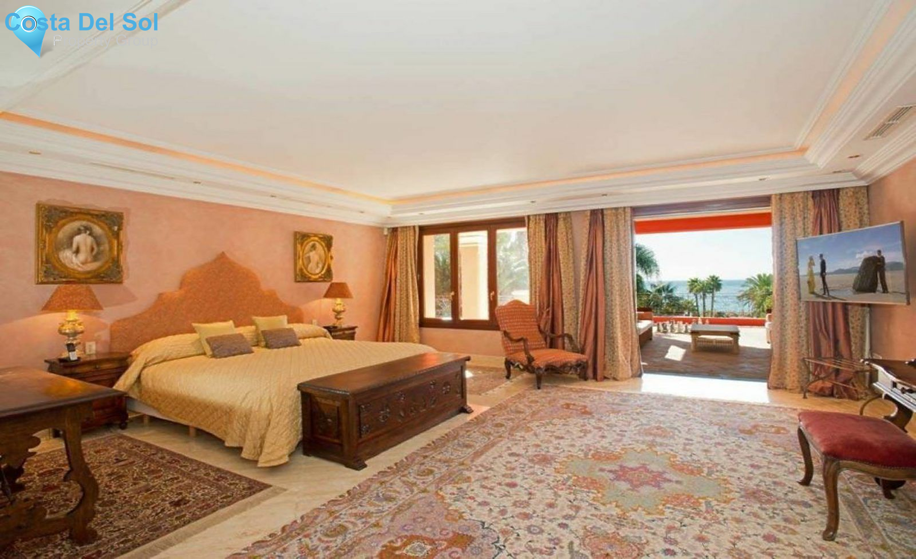 Detached Villa in The Golden Mile-1494474