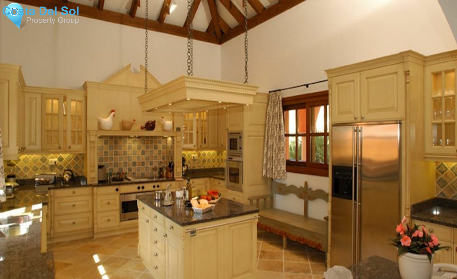 Detached Villa in The Golden Mile-1494476