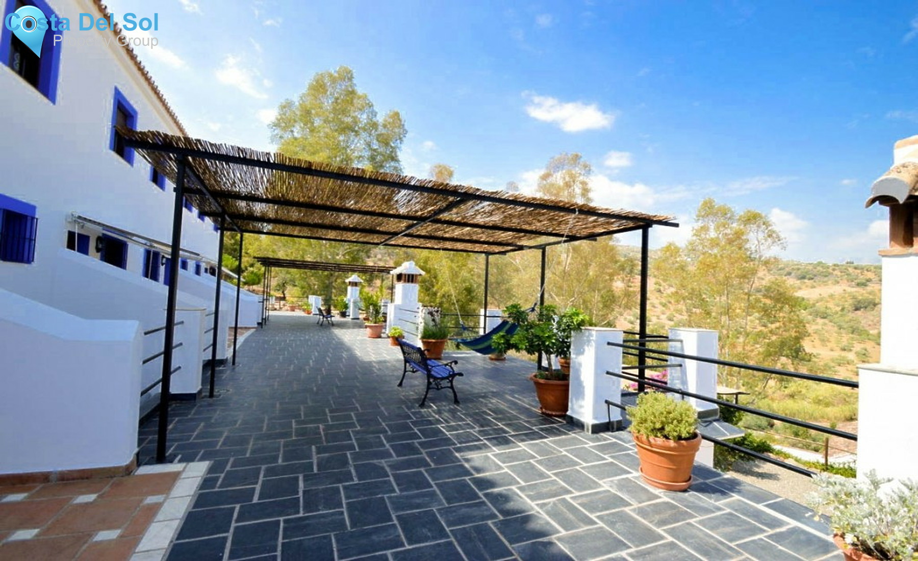 Hotel in Guaro-1291044