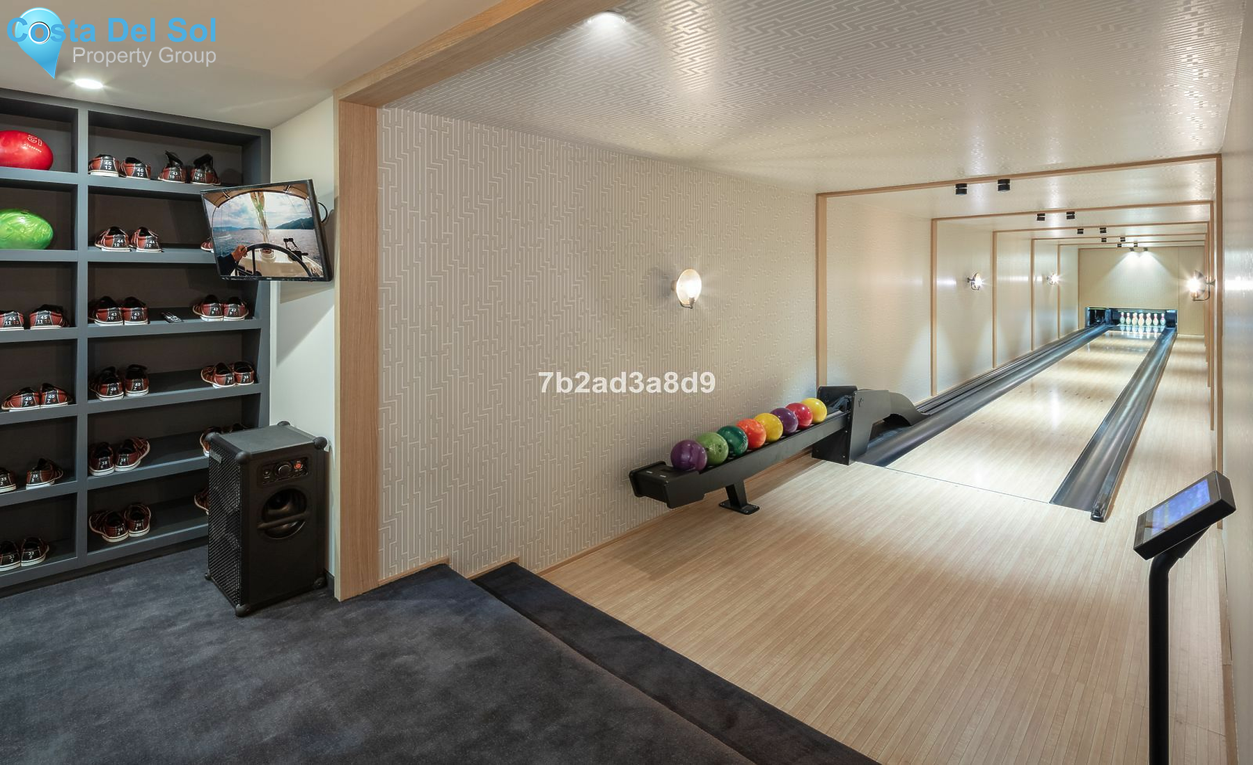 Detached Villa in The Golden Mile-1473756