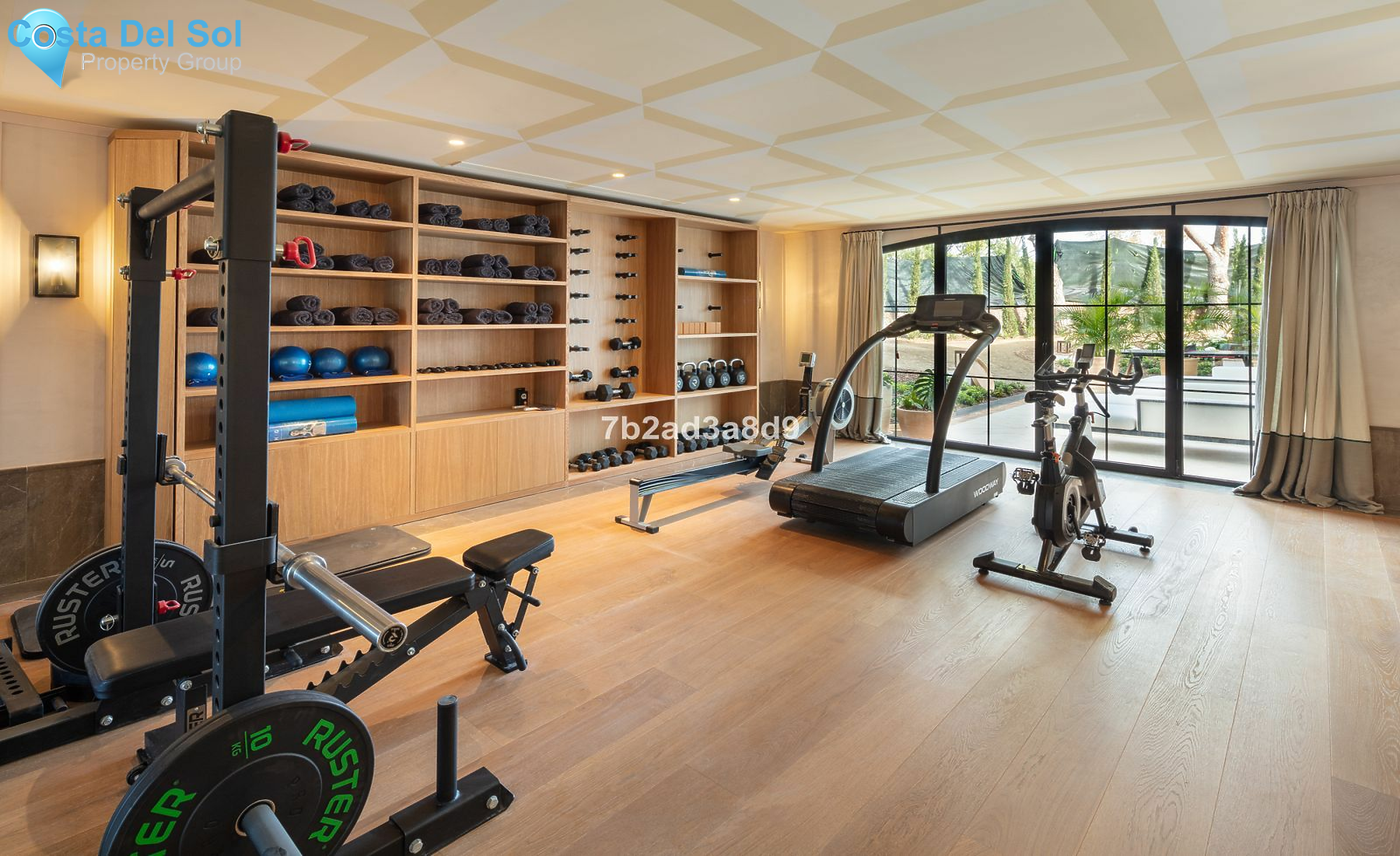 Detached Villa in The Golden Mile-1473760