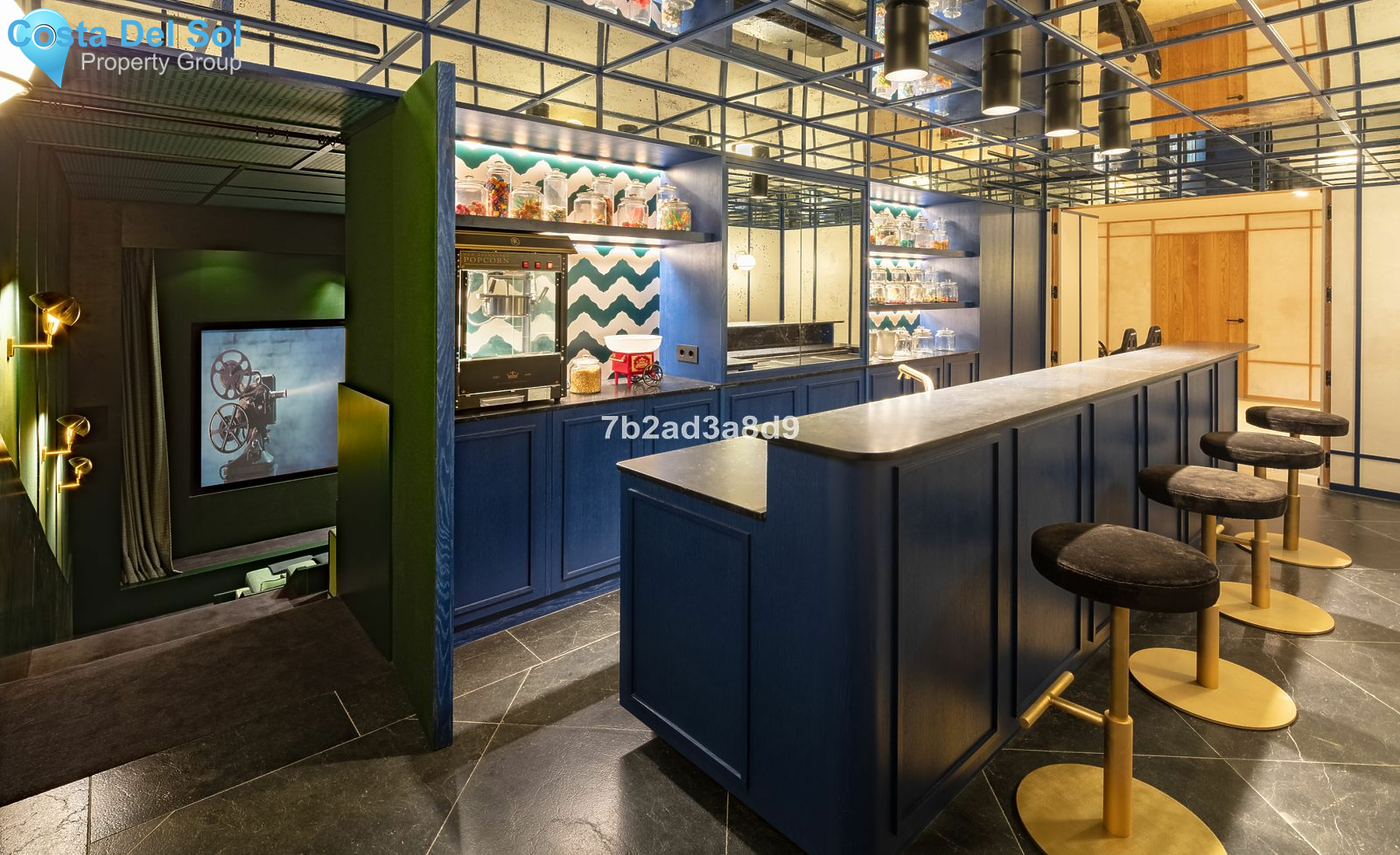 Detached Villa in The Golden Mile-1473763