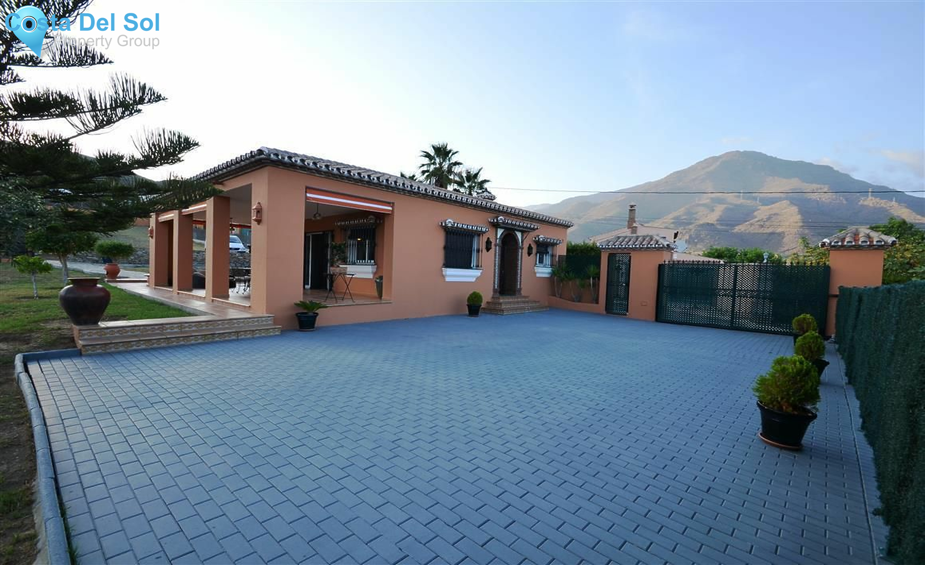 Detached Villa in Estepona