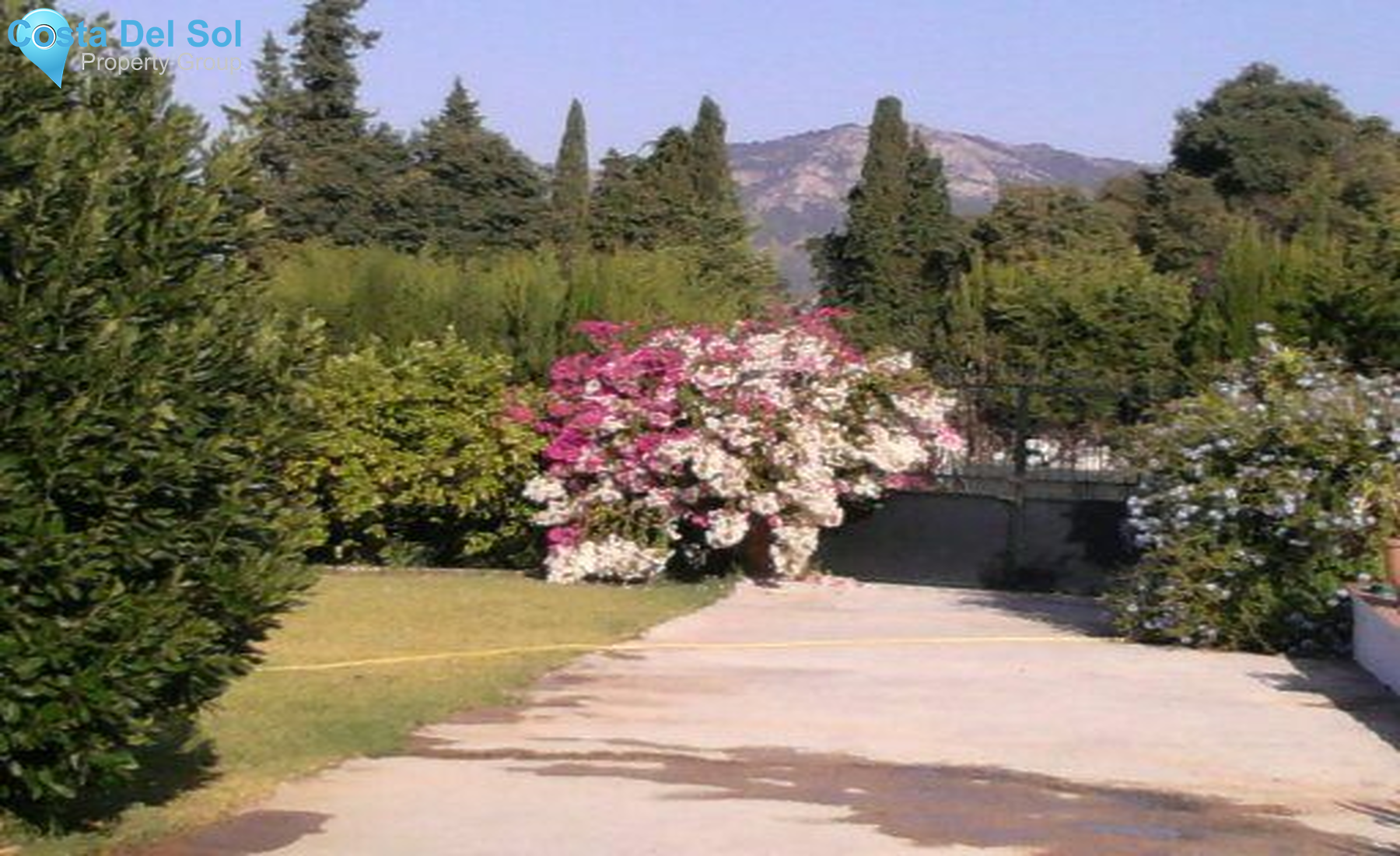 Finca - Cortijo in Alhaurín de la Torre-1216926