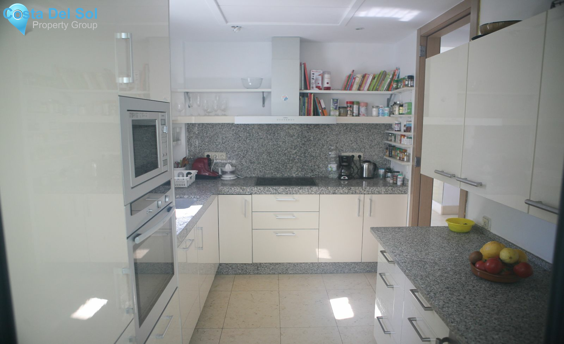 Ground Floor Apartment in Altos de los Monteros-1168868