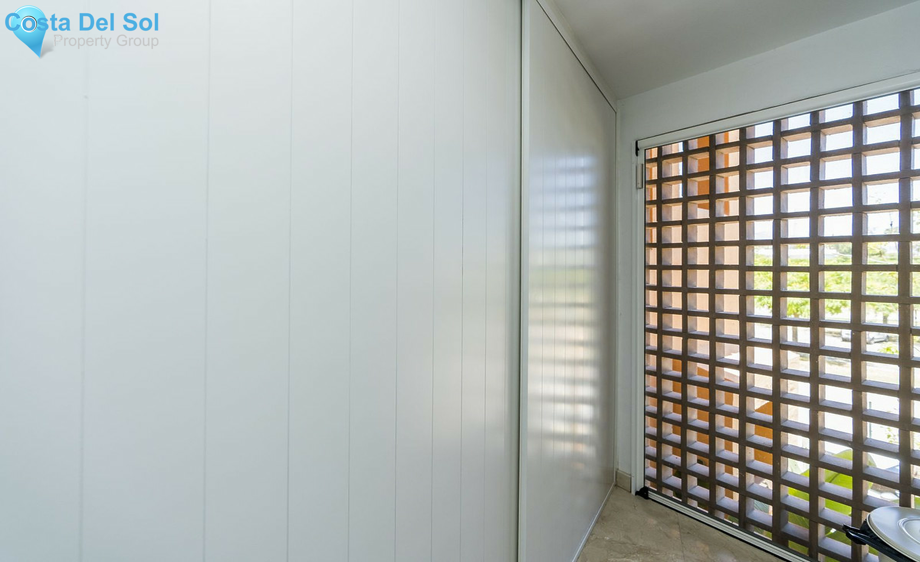 Ground Floor Apartment in Bel Air-1244011