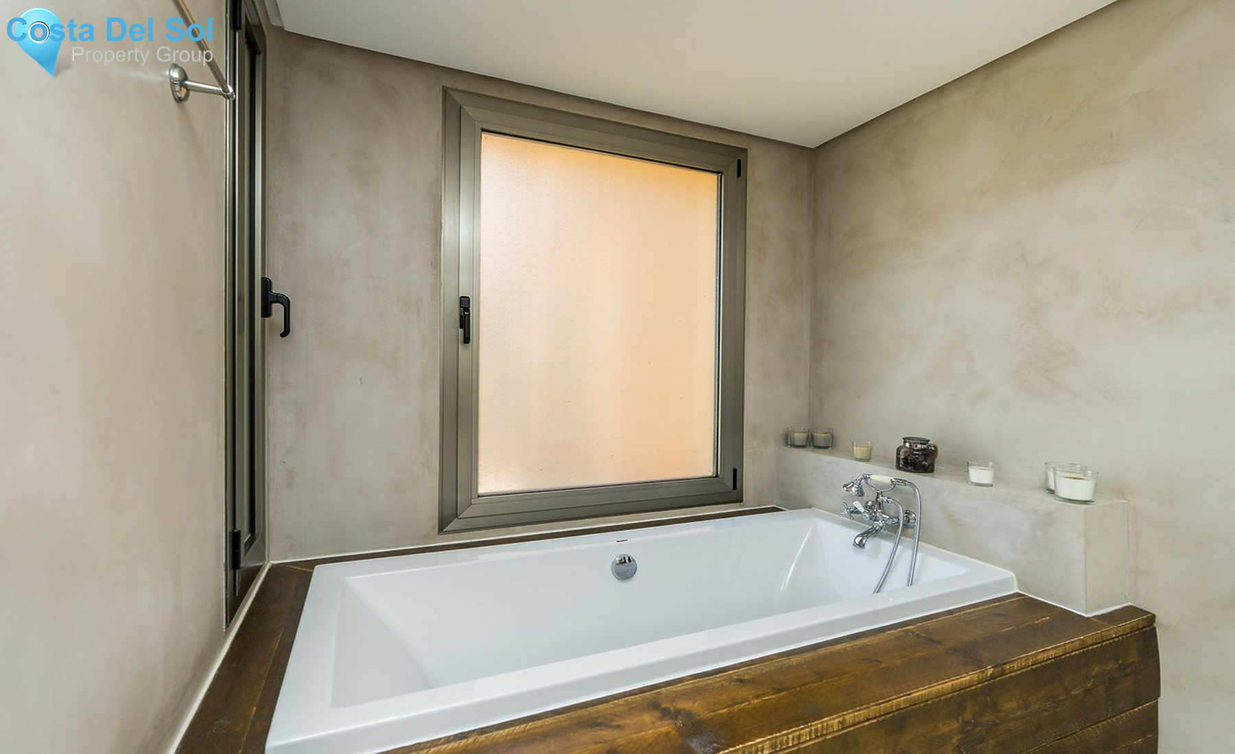 Ground Floor Apartment in Bel Air-1244013