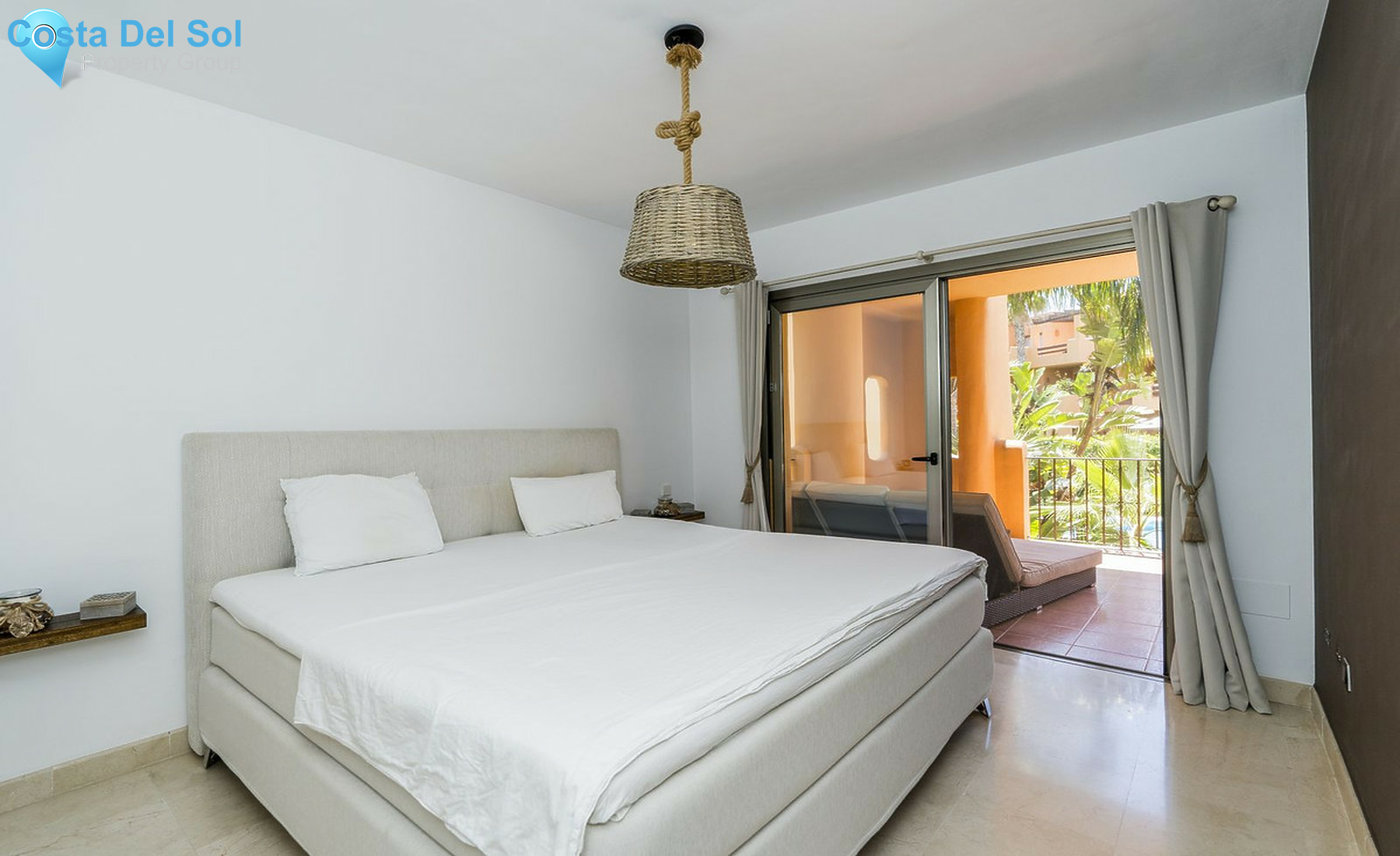 Ground Floor Apartment in Bel Air-1244000