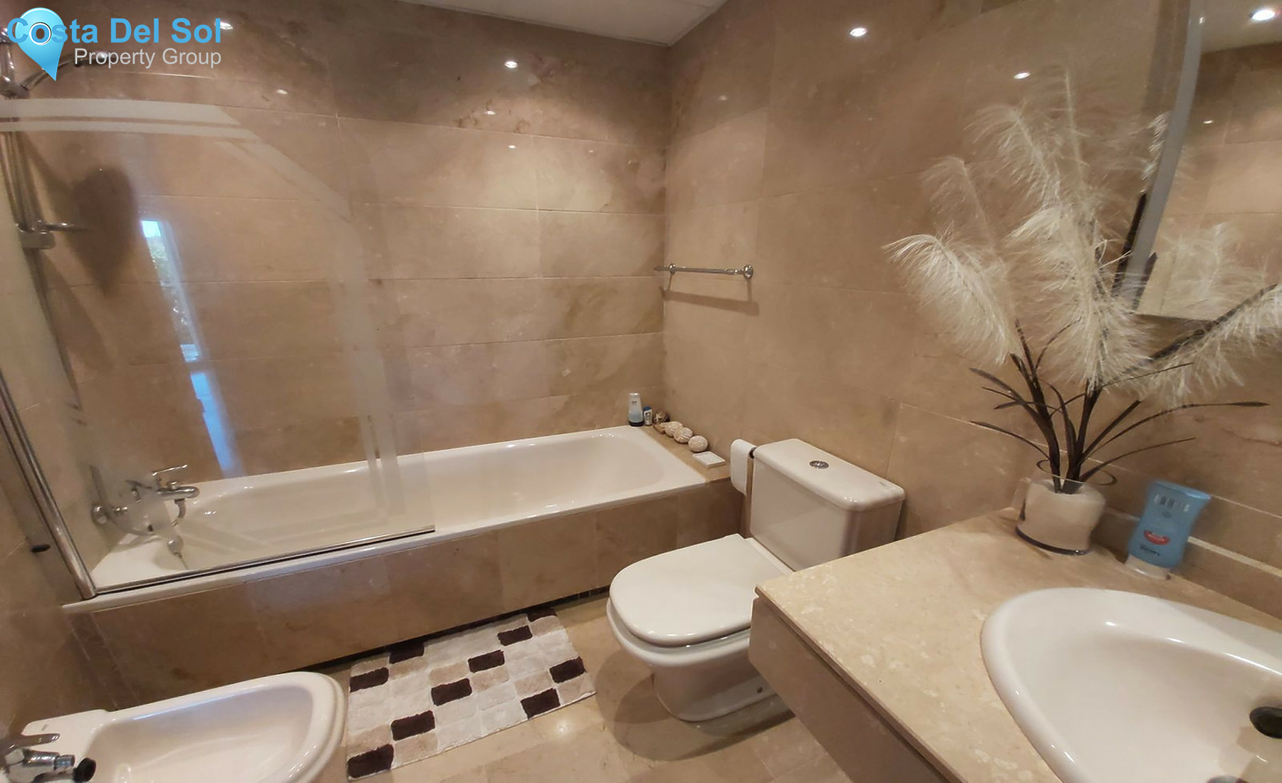 Ground Floor Apartment in Bel Air-1401428