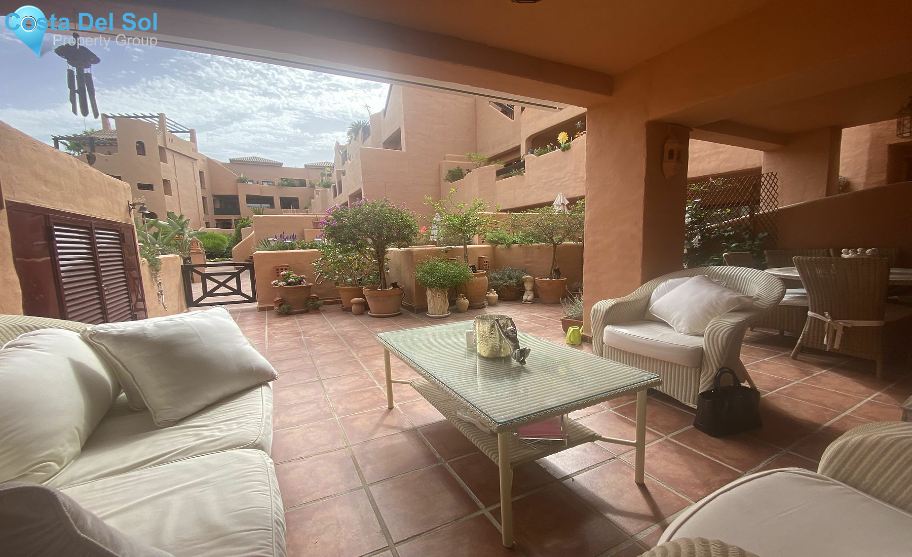 Ground Floor Apartment in Bel Air-1135328