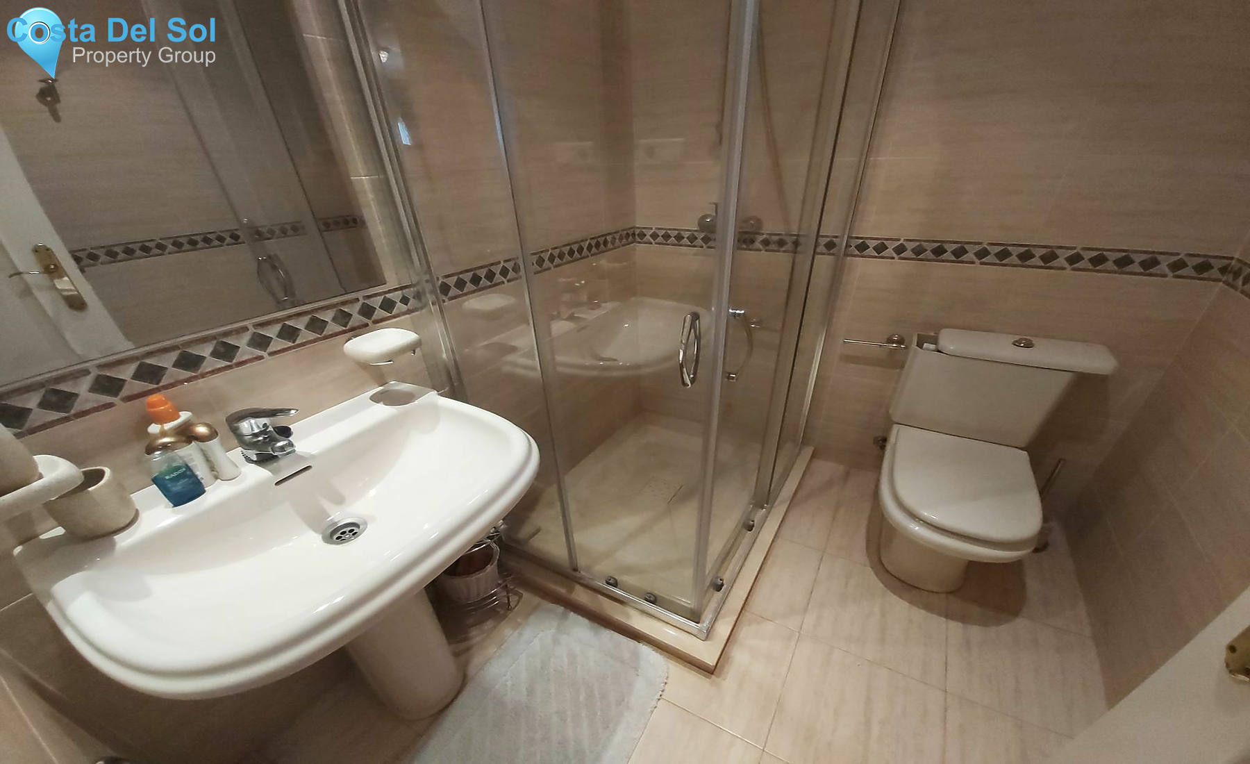 Ground Floor Apartment in Bel Air-1465566