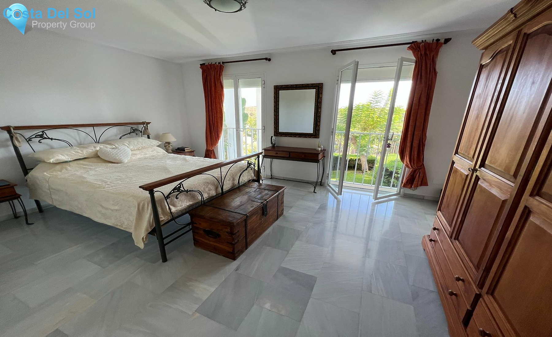 Ground Floor Apartment in Bel Air-1484642