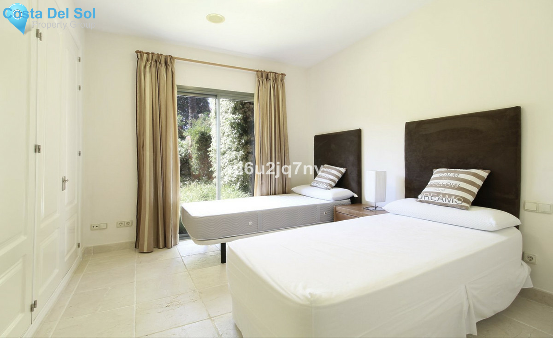 Ground Floor Apartment in Benahavís-1240724